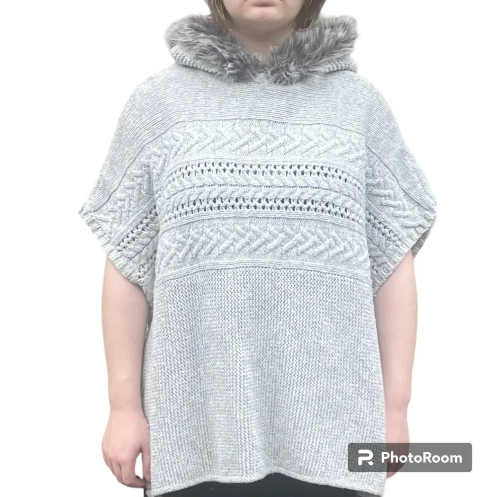 Gap Kids Sweater Poncho in gray with Faux‎ Fur lined hood sz XL